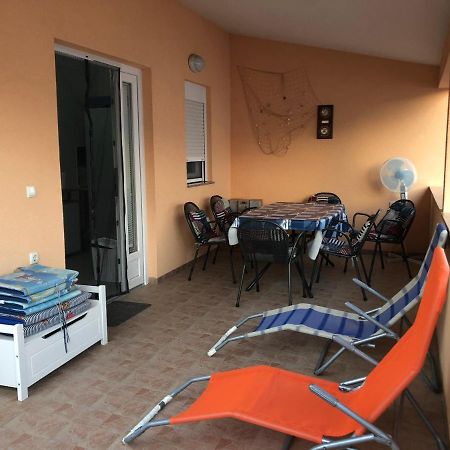 Apartman Luka Vir Apartamento Exterior foto