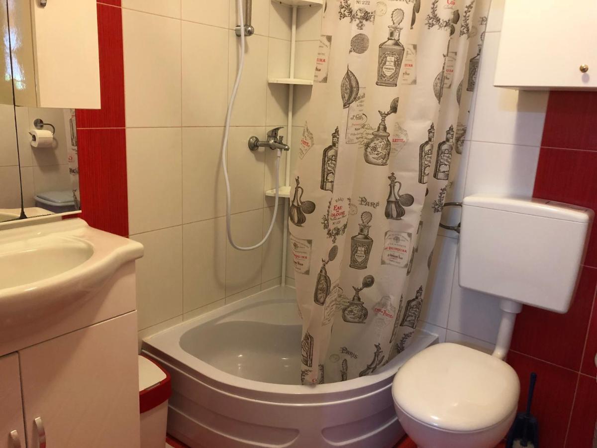 Apartman Luka Vir Apartamento Exterior foto