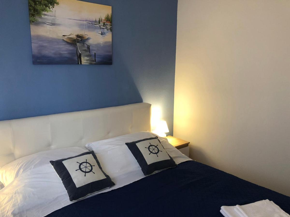 Apartman Luka Vir Apartamento Exterior foto