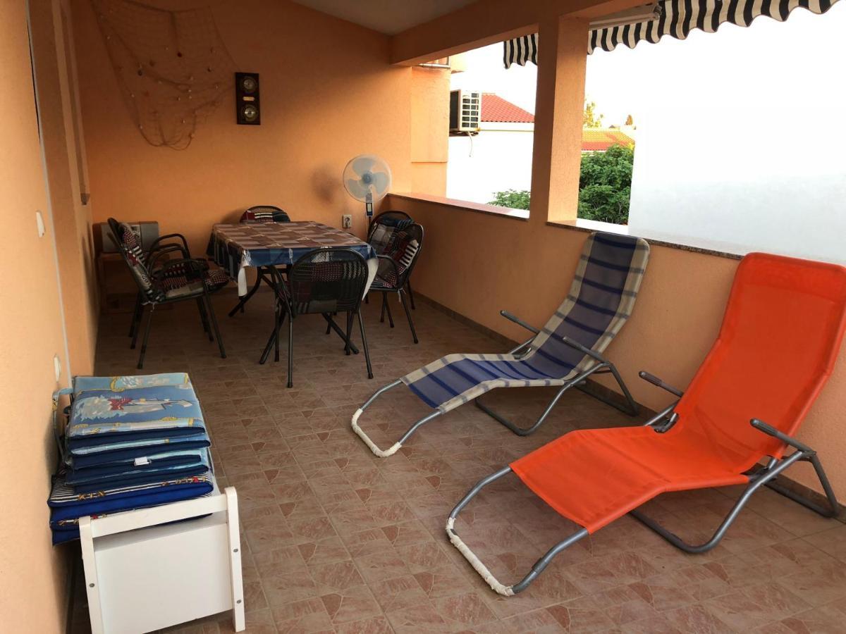 Apartman Luka Vir Apartamento Exterior foto